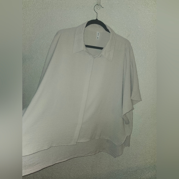 🐚NWOT Zenana "Texture Button Up Short Sleeve High-Low Shirt" Sand Beige🐚 Sz XL - Picture 5 of 14